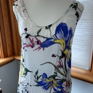 Beautiful, light and airy Banana Republic tank top -like new
